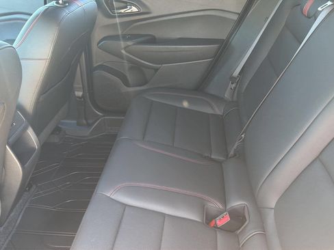 Used 2025 Chevrolet Trax RS w/ Driver Confidence Package FWD image 18