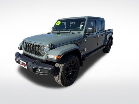 Used 2025 Jeep Gladiator Sport image 29
