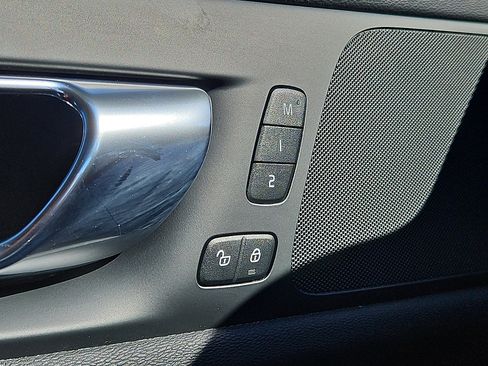 Certified 2025 Volvo S60 B5 Plus image 24