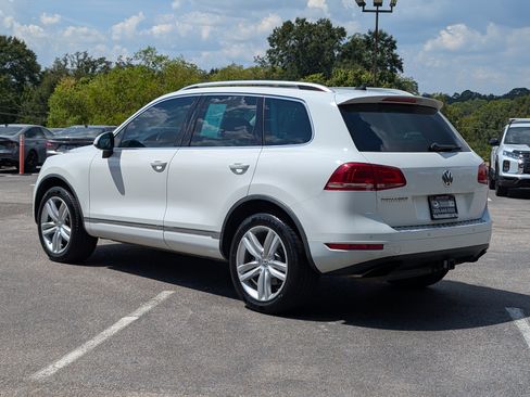 Used 2014 Volkswagen Touareg Executive AWD/4WD image 7