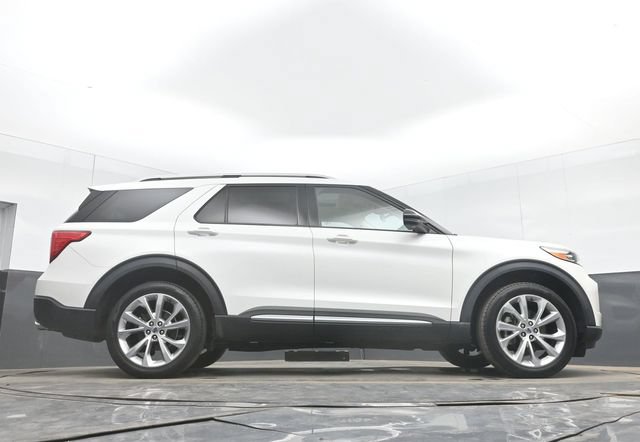 Used 2022 Ford Explorer Platinum w/ Equipment Group 601A AWD/4WD image 55