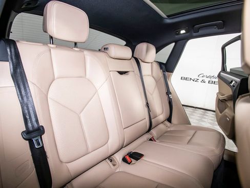 Used 2025 Porsche Macan AWD/4WD image 15