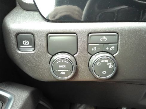 Used 2026 Chevrolet Silverado 1500 LT RWD image 31