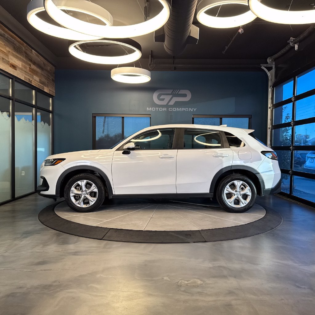 Used 2025 Honda HR-V LX image 6