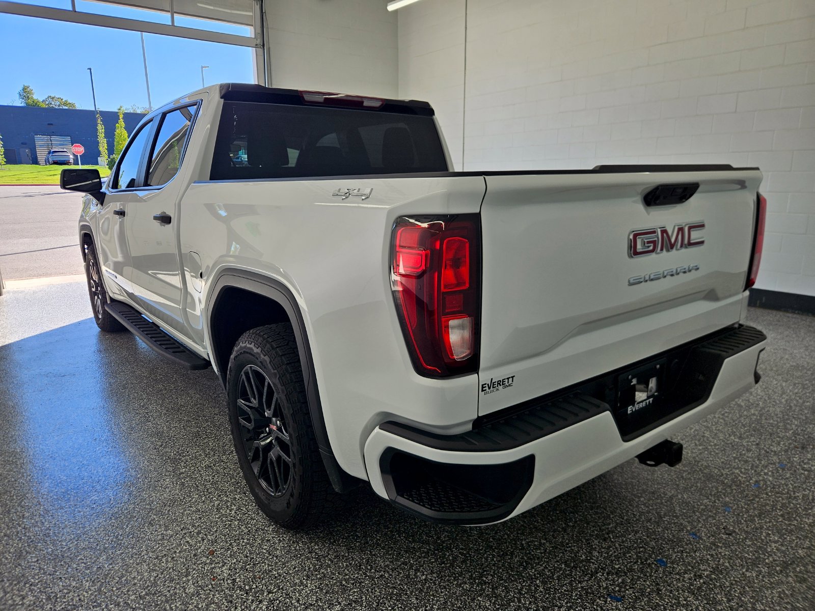 Used 2026 GMC Sierra 1500 Pro w/ Graphite Edition AWD/4WD image 3