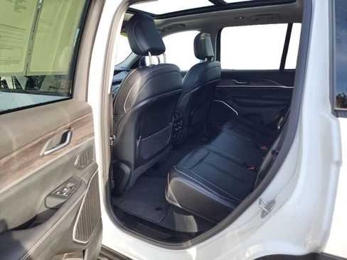 Used 2022 Jeep Grand Cherokee Limited 4xe image 19