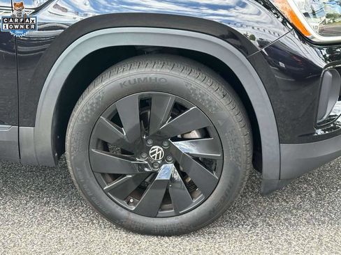Used 2024 Volkswagen Atlas Cross Sport SE w/ Black Wheel Package AWD/4WD image 7