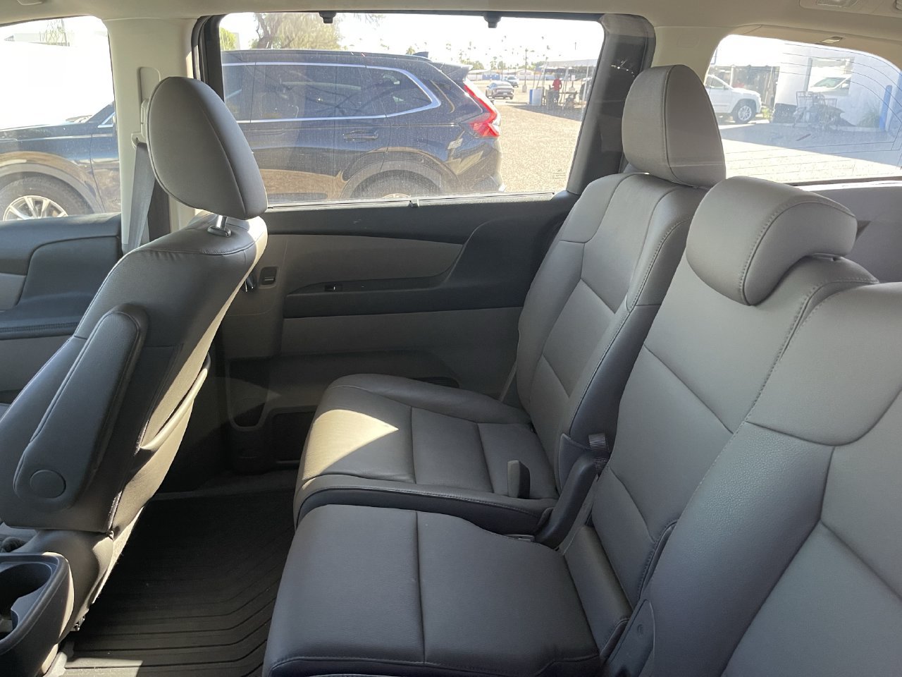 Used 2016 Honda Odyssey Touring Elite image 8
