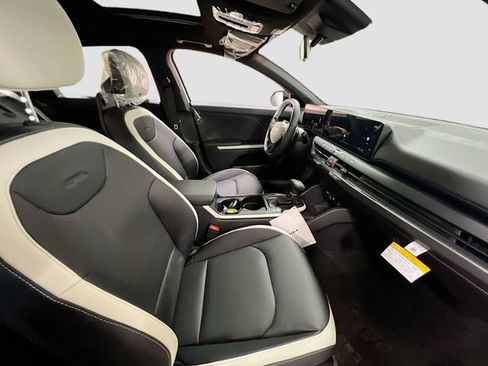 New 2025 Kia K4 GT-Line w/ GT-Line Premium Package image 29