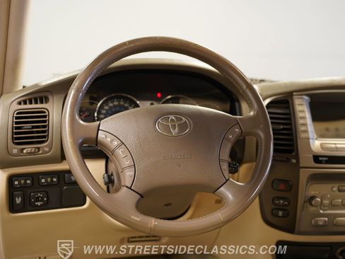 Used 2006 Toyota Land Cruiser image 40
