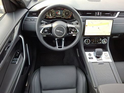 New 2025 Jaguar F-PACE R-Dynamic S image 4