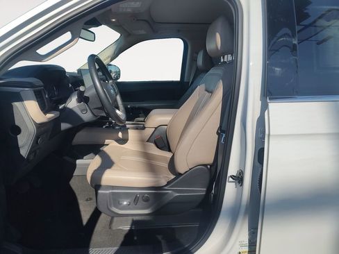 Used 2024 Ford Expedition Max Limited image 9