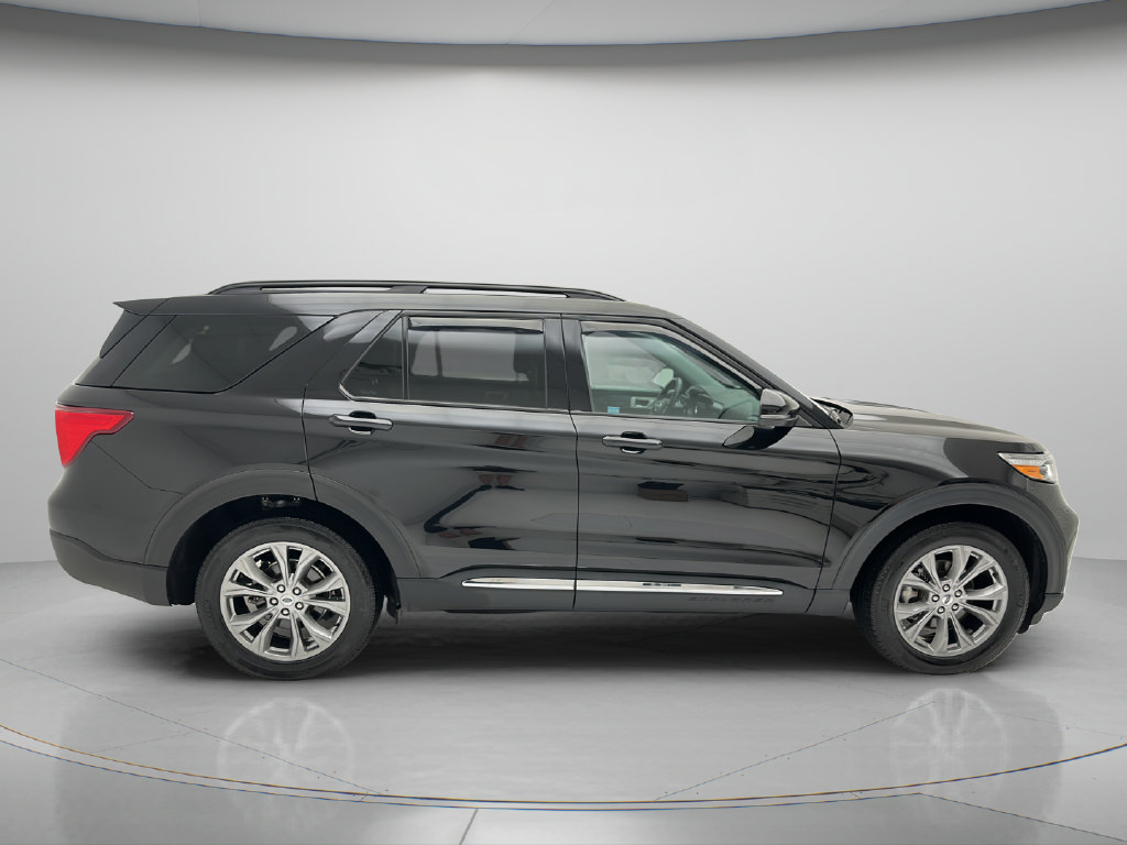 Used 2023 Ford Explorer XLT w/ Equipment Group 202A AWD/4WD image 6