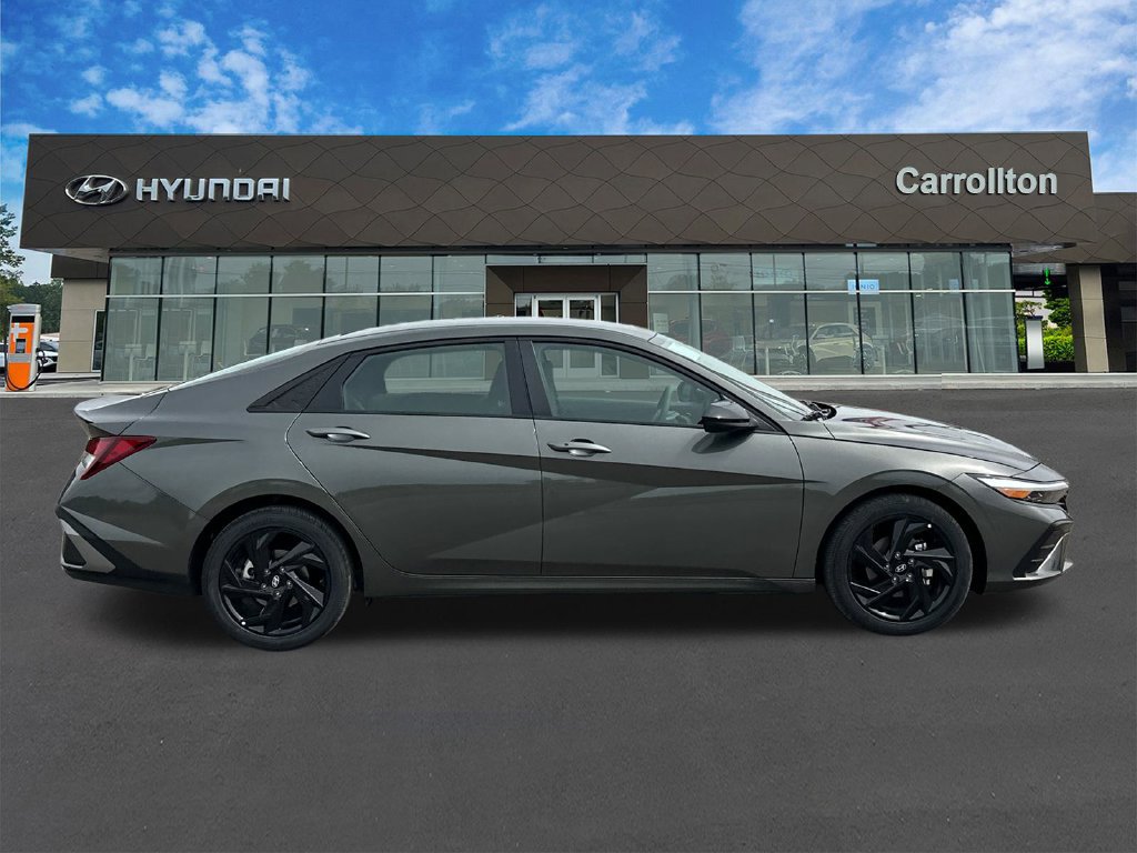 Certified 2026 Hyundai Elantra Sport FWD image 4