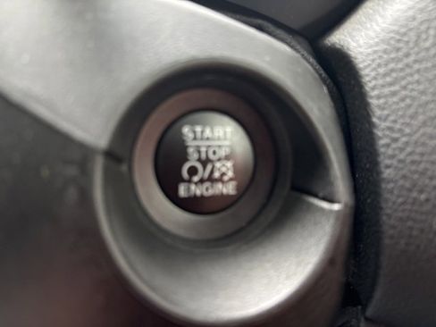 Used 2021 Jeep Renegade Limited image 22