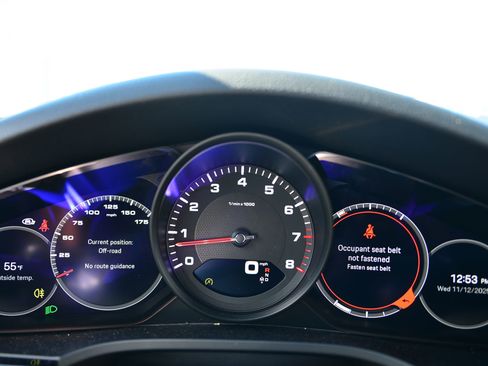 Used 2023 Porsche Cayenne image 36