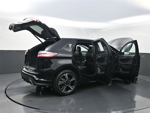 Used 2022 Ford Edge ST image 37