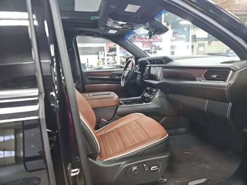 Used 2023 GMC Yukon Denali Ultimate image 10
