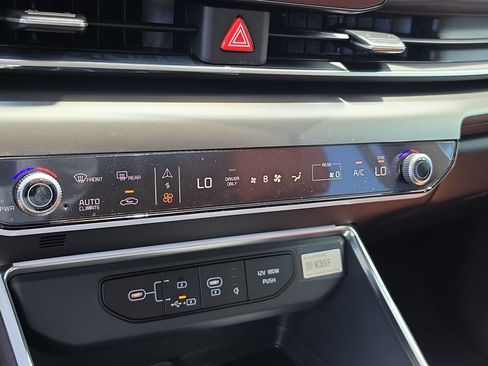New 2026 Kia Carnival SX w/ SX Dark Edition Package FWD image 27