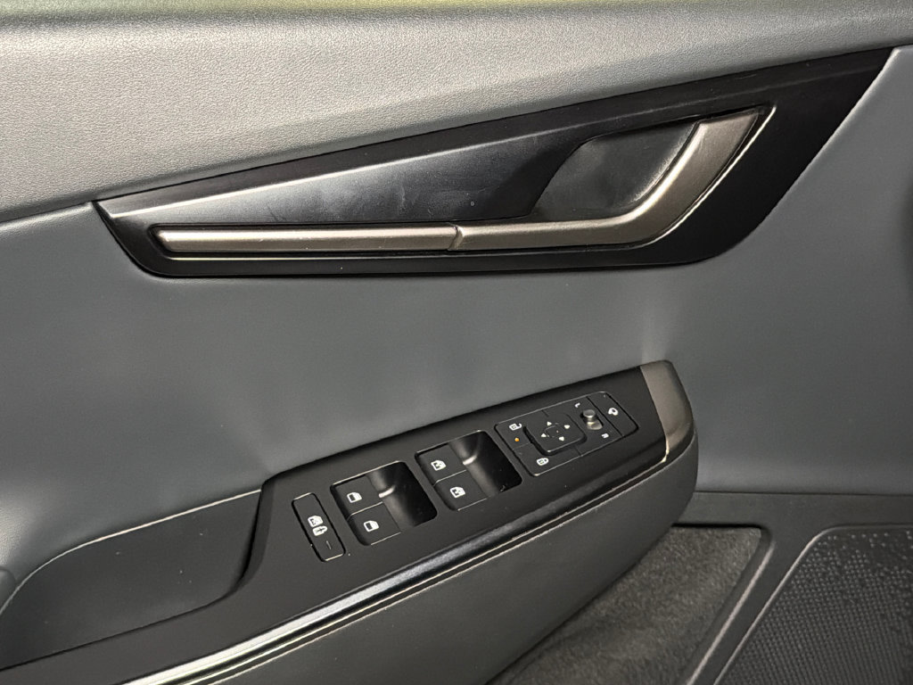 Certified 2025 Kia EV6 Light AWD/4WD image 18