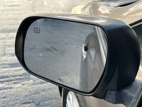 Used 2015 Toyota Sienna XLE image 14