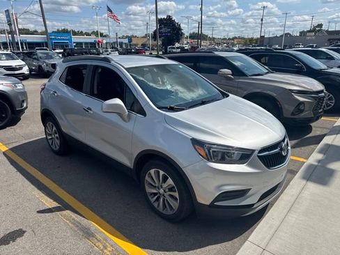 Used 2020 Buick Encore Preferred FWD image 3
