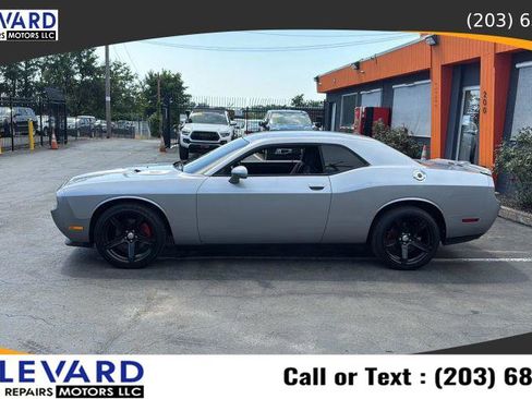 Used 2011 Dodge Challenger R/T w/ Electronics Convenience Group image 4