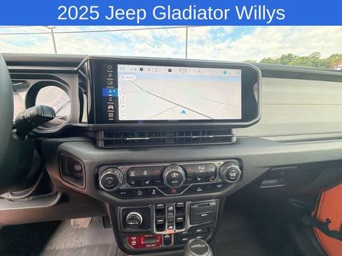 Used 2025 Jeep Gladiator Sport AWD/4WD image 25