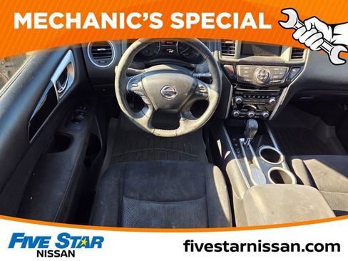 Used 2015 Nissan Pathfinder SV FWD image 7