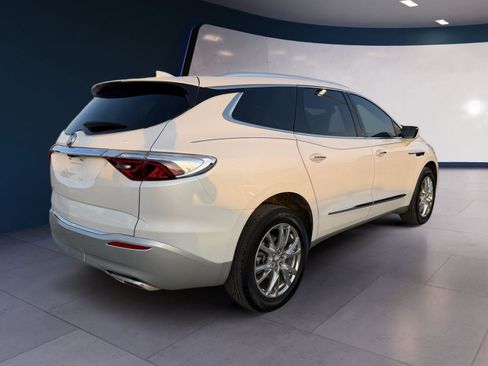 Used 2023 Buick Enclave Premium image 5