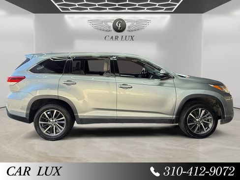 Used 2019 Toyota Highlander XLE FWD image 6