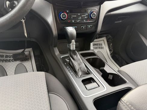 Used 2017 Ford Escape SE w/ SE Cold Weather Package image 19