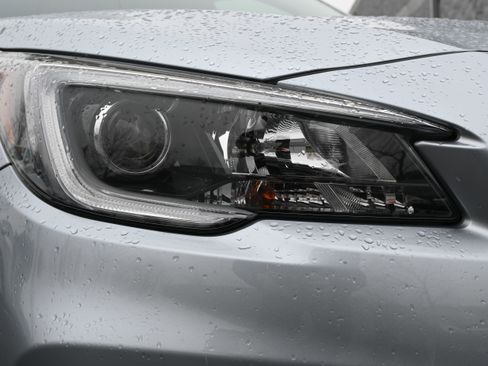 Used 2019 Subaru Outback 2.5i Limited image 11