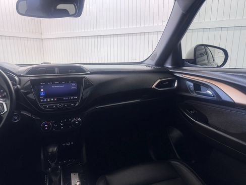 Used 2021 Chevrolet TrailBlazer ACTIV w/ Technology Package FWD image 16