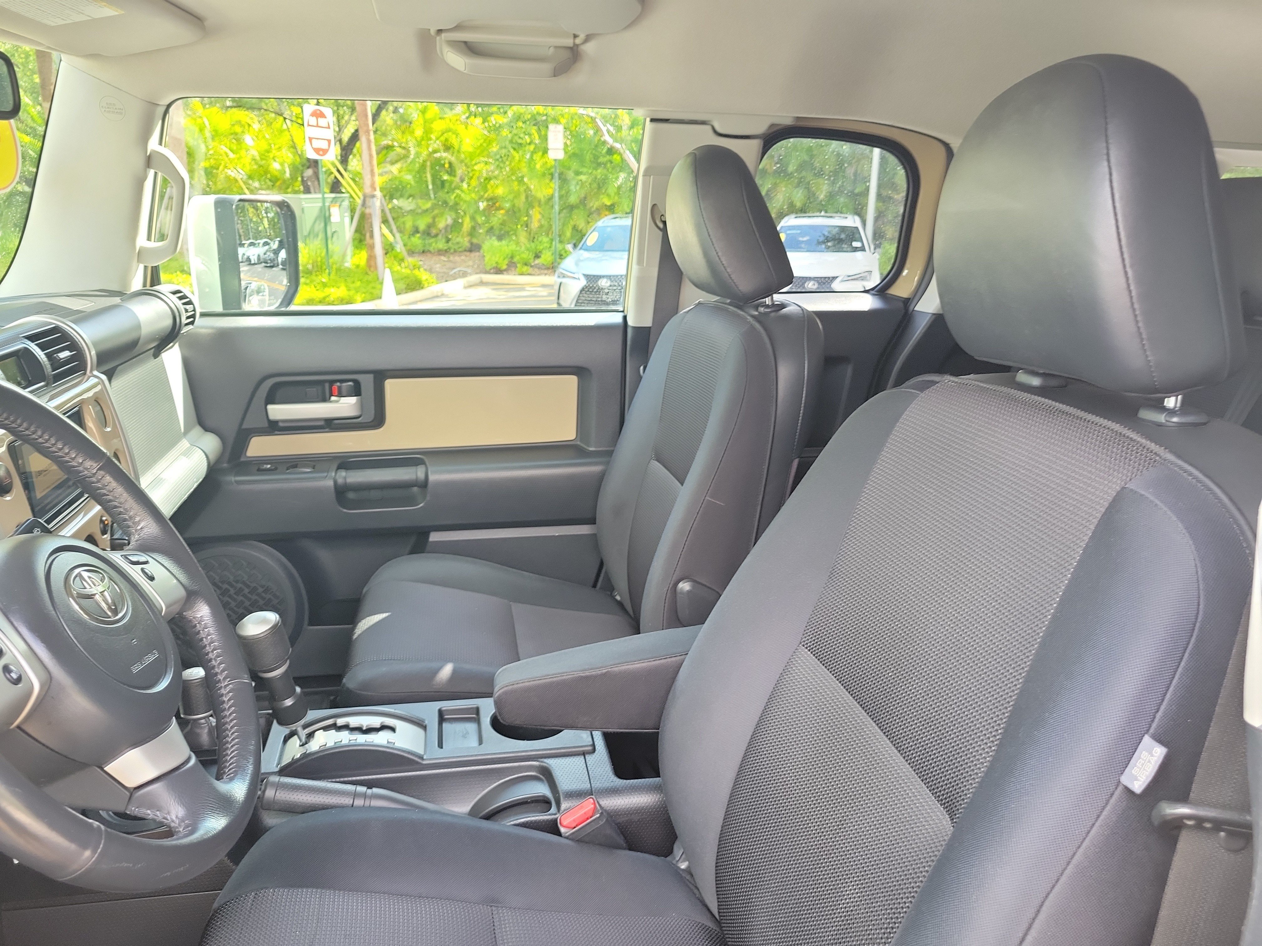 Used 2011 Toyota FJ Cruiser 4WD w/ Upgrade Pkg image 17