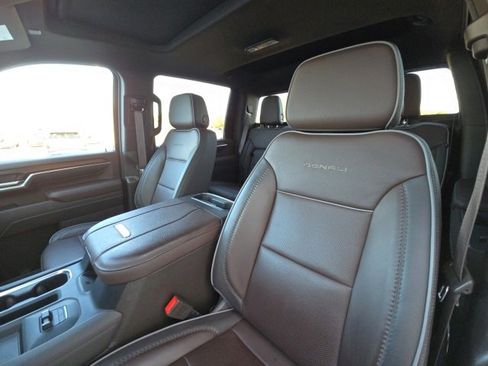 Used 2024 GMC Sierra 2500 Denali w/ Denali Reserve Package image 11