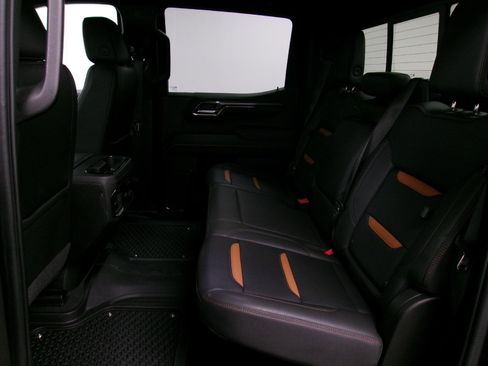 Used 2022 GMC Sierra 1500 AT4 w/ Sierra Safety Plus Package image 9