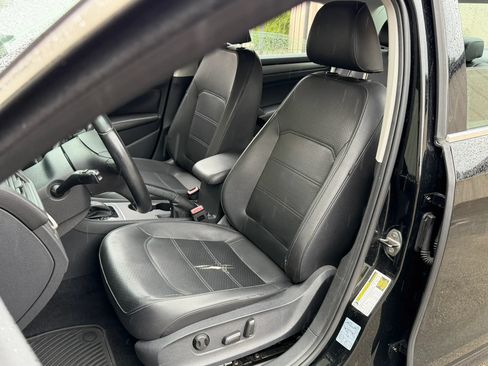 Used 2014 Volkswagen Passat 1.8T Wolfsburg Edition FWD image 9
