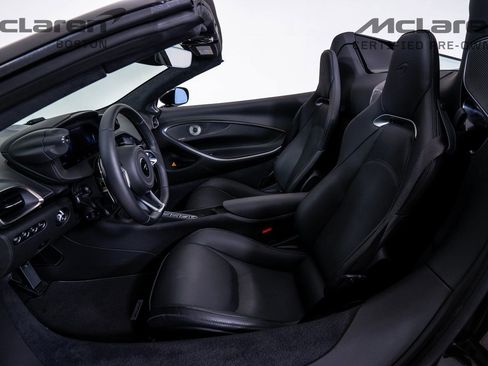 Used 2025 McLaren Artura Spider image 21