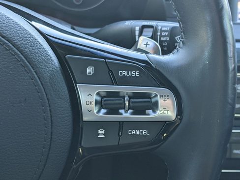 Certified 2019 Kia Cadenza Limited image 22