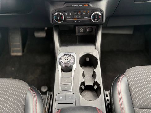Used 2025 Ford Escape Active AWD/4WD image 27
