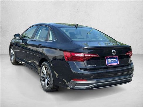 Used 2024 Volkswagen Jetta SE FWD image 6