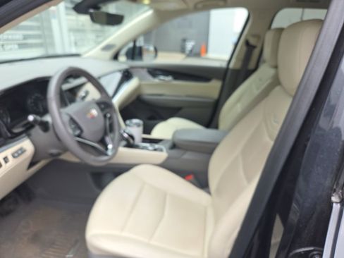 Used 2023 Cadillac XT6 Premium Luxury w/ Technology Package image 7