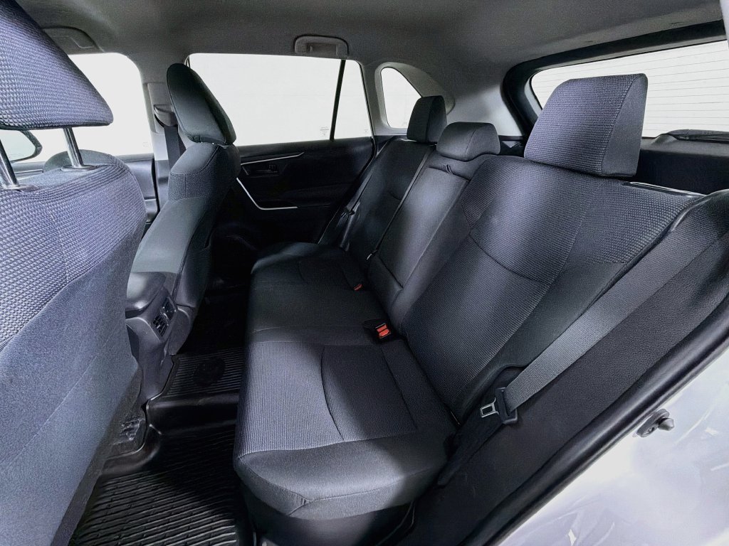 Used 2024 Toyota RAV4 LE AWD/4WD image 18
