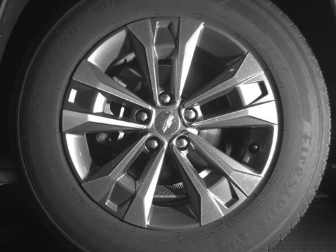 Used 2025 Chevrolet Equinox LT image 12