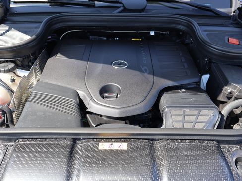 Used 2025 Mercedes-Benz GLS 450 4MATIC image 48