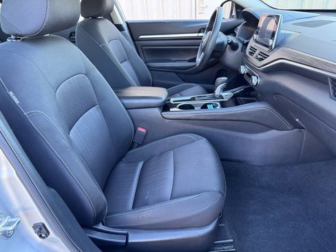 Used 2023 Nissan Altima 2.5 SV image 17
