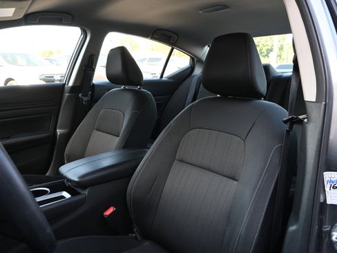 Used 2024 Nissan Altima 2.5 SV image 16