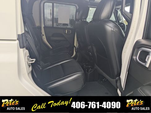 Used 2020 Jeep Gladiator Overland image 12