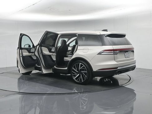 Used 2025 Lincoln Aviator Reserve w/ Equipment Group 201A AWD/4WD image 41